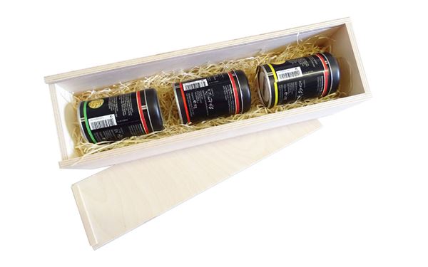 Beispielfoto, Holzkiste als Geschenksverpackung für verschiedene Gewürze